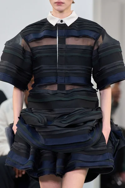 Look 27